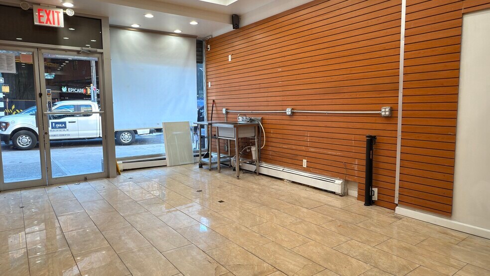More Photos Of 5127 43rd Ave, Woodside General Retail For Lease
