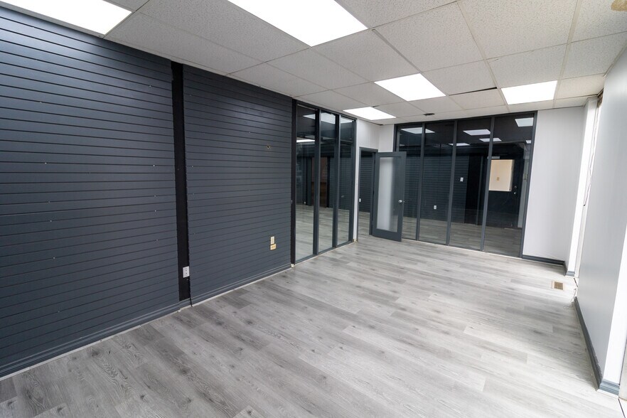 More Photos Of 3501 23rd St NE, Calgary Warehouse For Lease