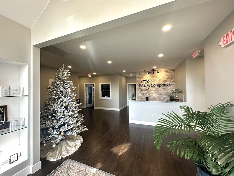 More Photos Of 35 Commercial Way, Springboro Office For Lease