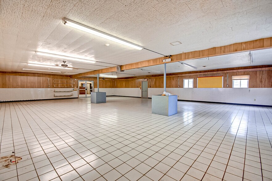 More Photos Of 3019 Dickinson Ave, Dickinson Freestanding For Sale