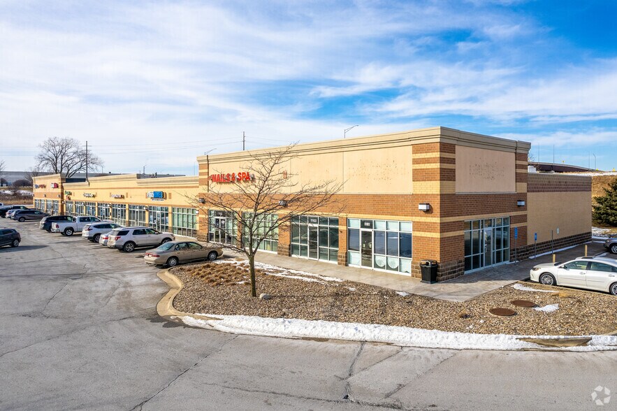 More Photos Of 11101-11148 Plum Dr, Urbandale Unknown For Lease