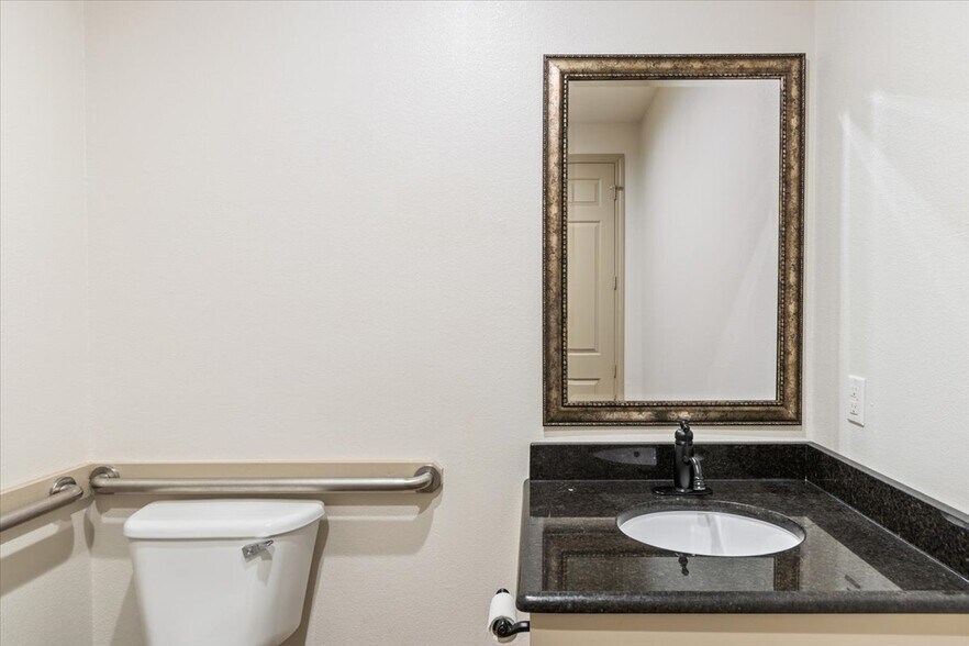 More Photos Of 1000 State Highway 6, Woodway Medical For Lease