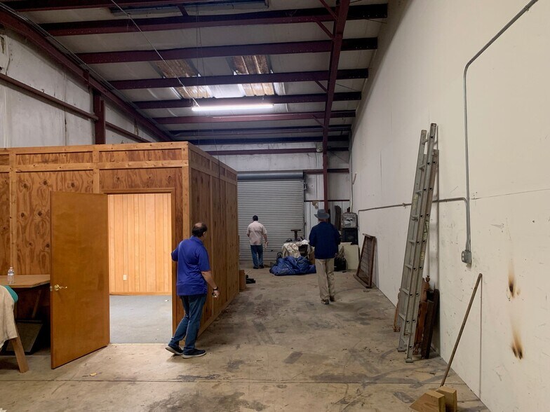 More Photos Of 4790 Woodlane Cir, Tallahassee Warehouse For Lease