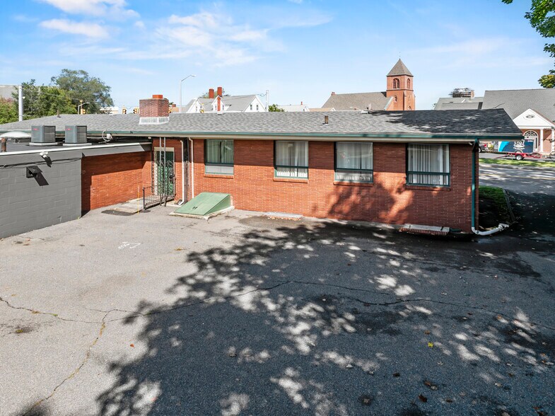 More Photos Of 125 High St, Taunton Office For Sale