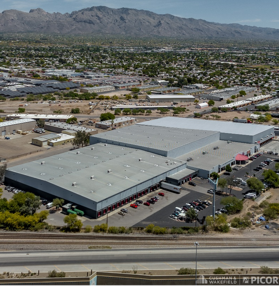 More Photos Of 2020 W Prince Rd, Tucson Distribution For Lease