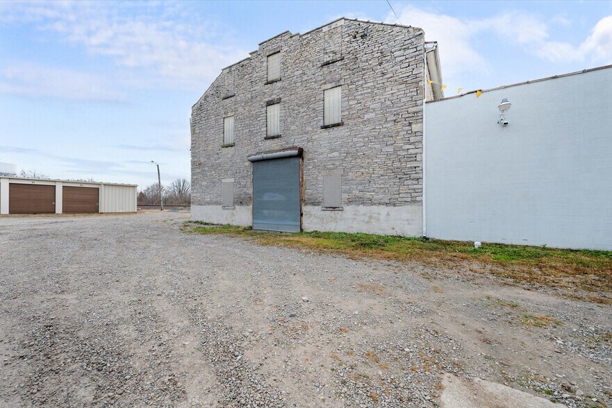 More Photos Of 1728 Sadler St, Sandusky Warehouse For Sale