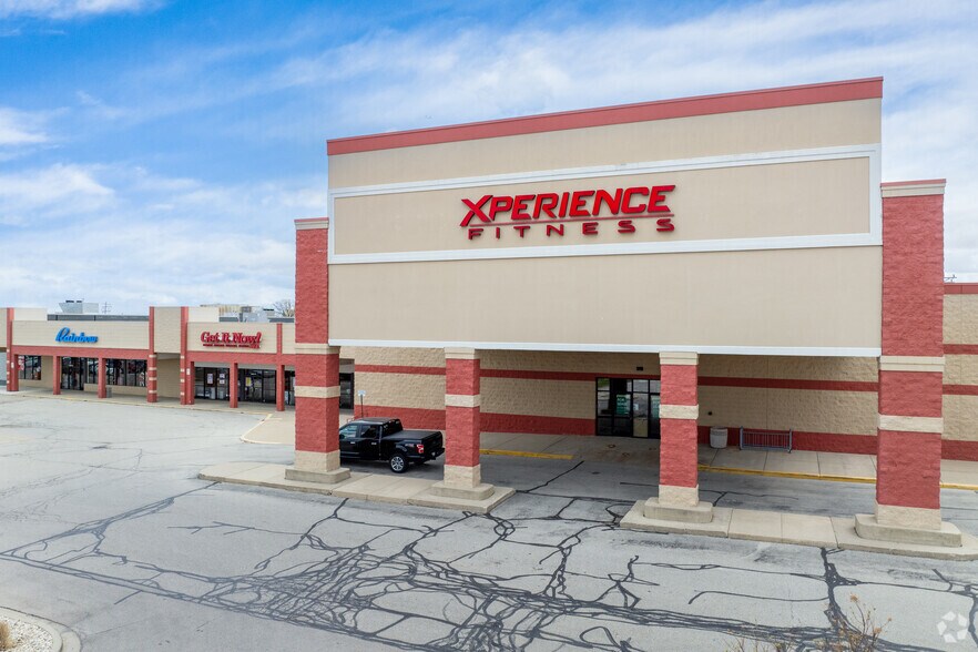 More Photos Of 5201 Washington Ave, Mount Pleasant Storefront For Lease