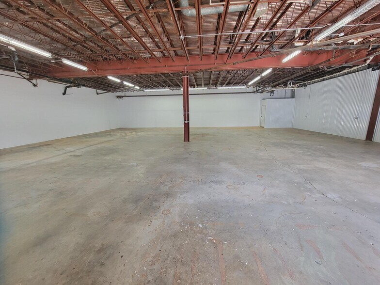 More Photos Of 635 Industrial Blvd, Gainesville Warehouse For Lease