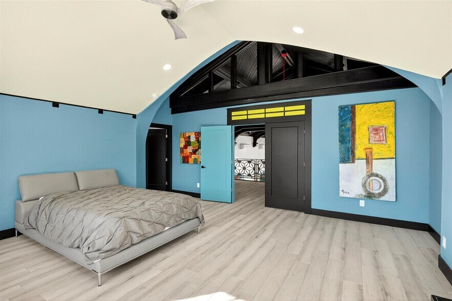 More Photos Of 1034 S Kingshighway Blvd, Saint Louis Office For Sale