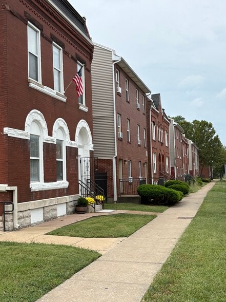 More Photos Of 2002 Obear Ave, Saint Louis Apartments For Sale