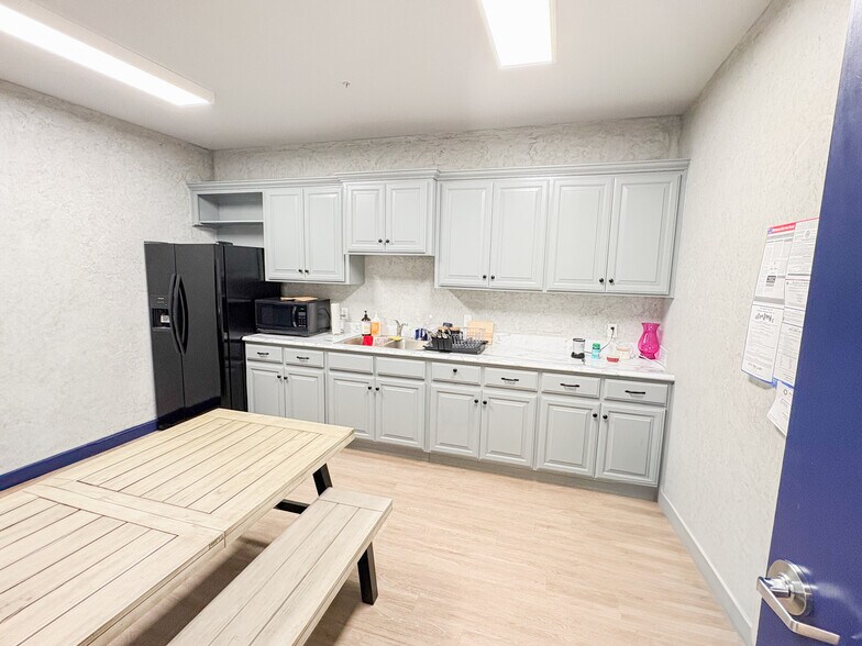 More Photos Of 3839 S Boulevard Ave, Edmond Medical For Sale