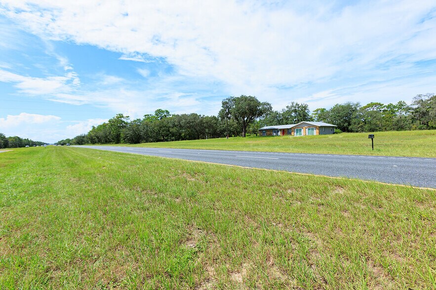 More Photos Of 15451 Commercial Way, Brooksville Office For Sale