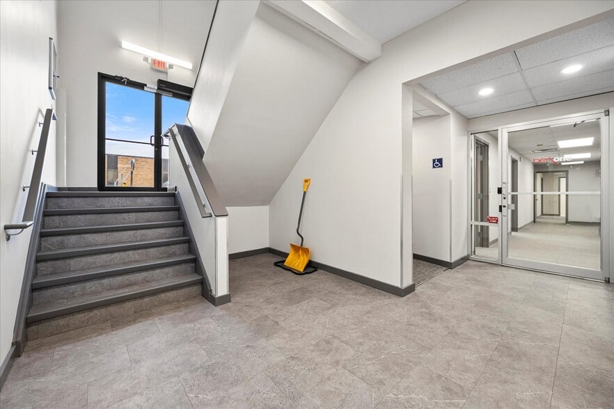 More Photos Of 4 Adler Dr, East Syracuse Office For Lease