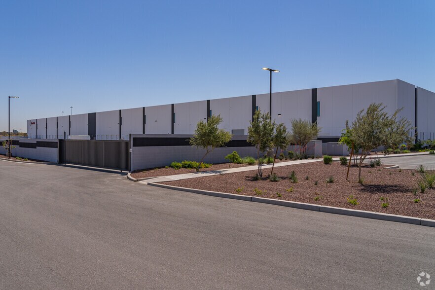 More Photos Of NWC of Route 303 & W Glendale Avenue, Litchfield Park Unknown For Lease