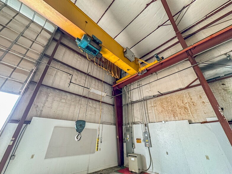 More Photos Of 1701 Industrial Blvd, Brenham Manufacturing For Lease