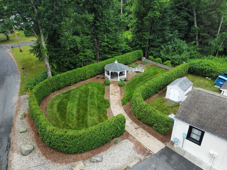 More Photos Of 1428 Center St, Ludlow Restaurant For Sale