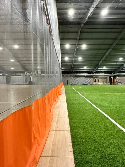 More Photos Of 1301 E 47th St, Chicago Health Club For Lease