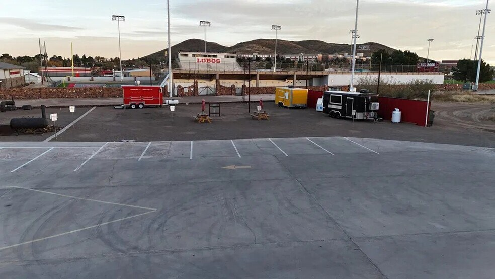 More Photos Of 300 S Cockrell St, Alpine Convenience Store For Sale