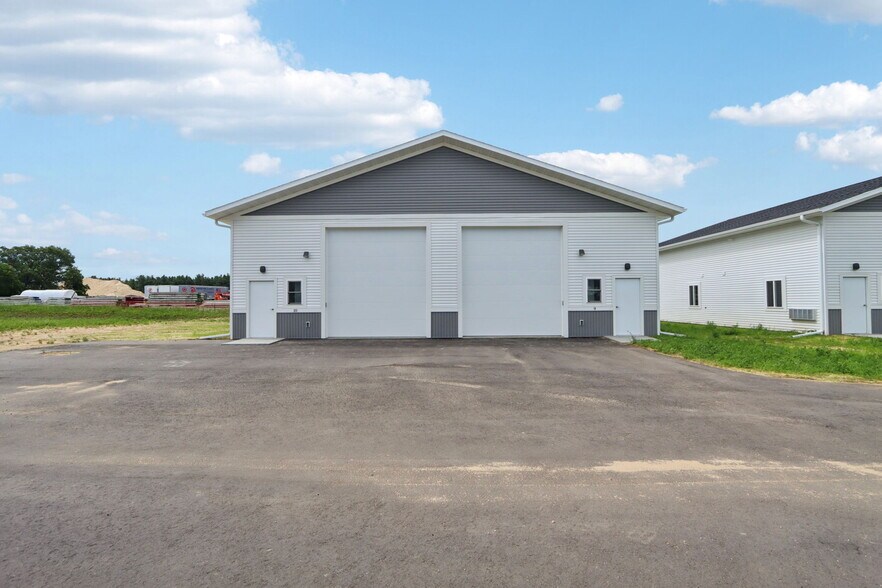 More Photos Of 407 Wengel dr, Reedsburg Light Manufacturing For Lease