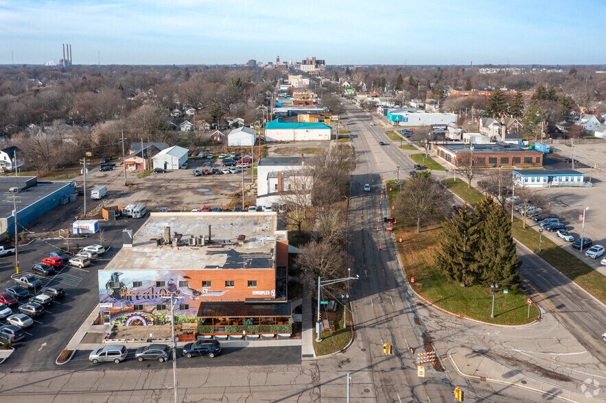 More Photos Of 2722 E Michigan Ave, Lansing Loft Creative Space For Lease
