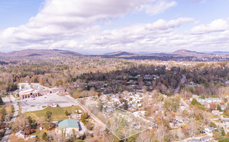 Primary Photo Of 122 Kristilia Lane, Hendersonville Manufactured Housing Mobile Home Park For Sale