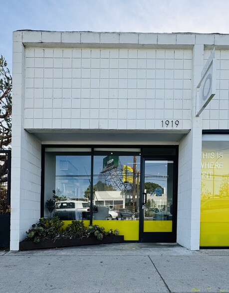 Primary Photo Of 1915-1919 Lincoln Blvd, Venice Storefront For Lease