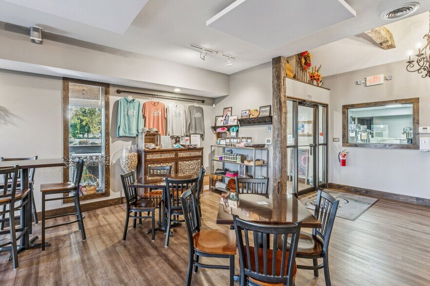 More Photos Of 1720 North Ridge Rd, Findlay General Retail For Sale