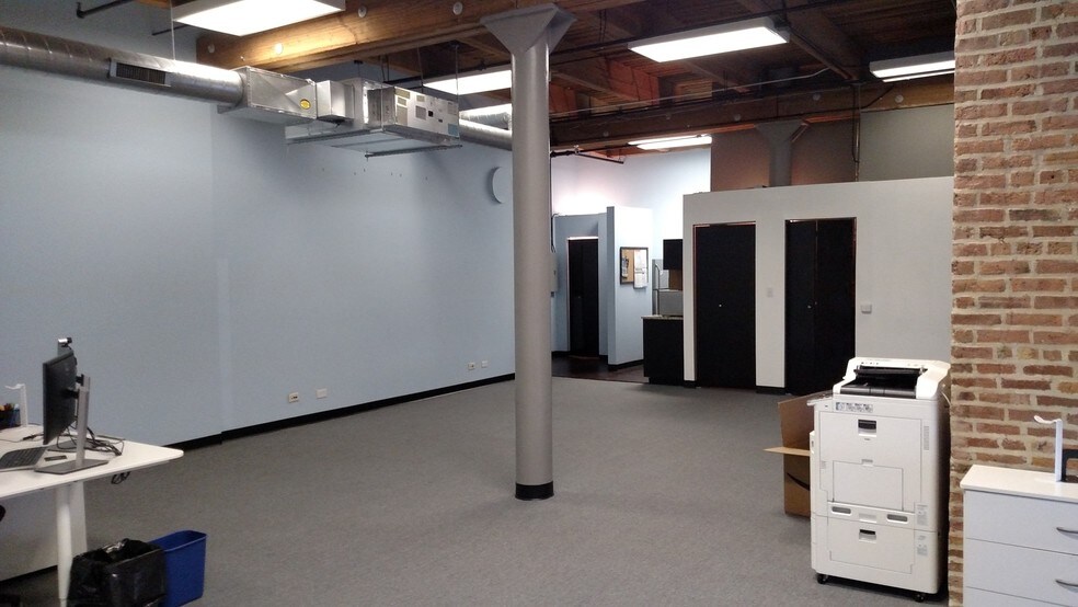 More Photos Of 216 S Jefferson St, Chicago Loft Creative Space For Lease