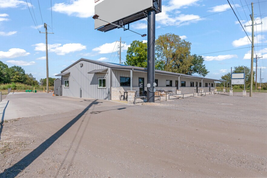 More Photos Of 15996 Highway 80, Edgewood Flex For Sale