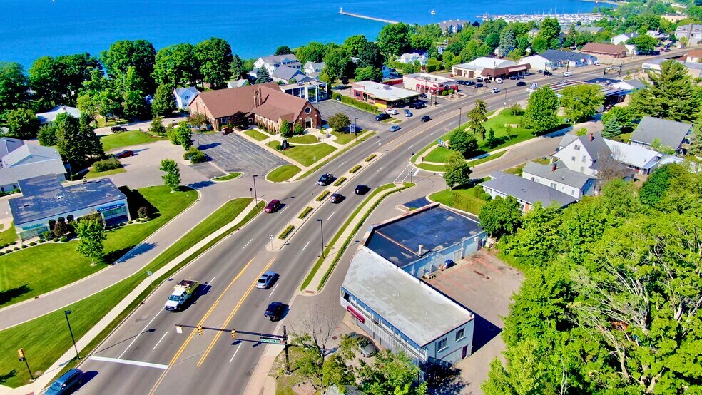 More Photos Of 501 W Mitchell St, Petoskey Storefront Retail Office For Sale