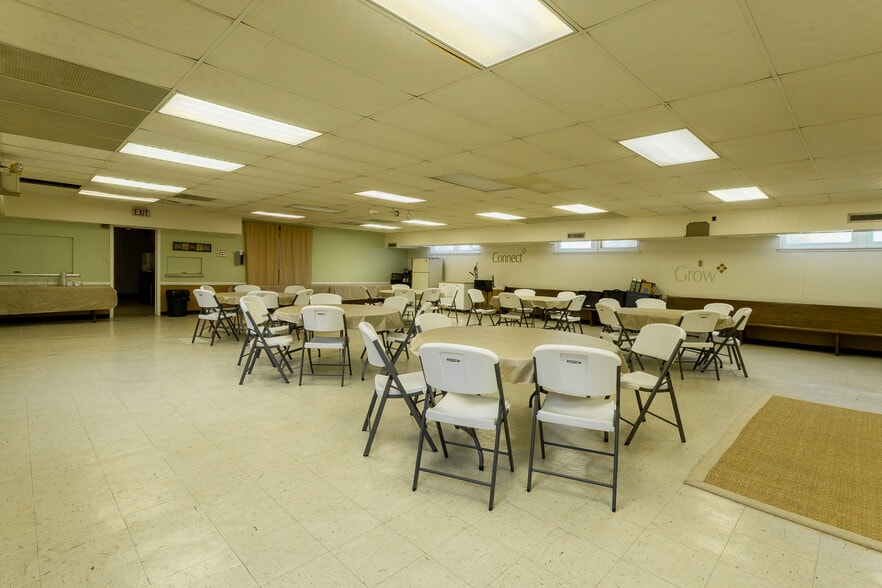 More Photos Of 309 N Broad St, Grove City Religious Facility For Sale