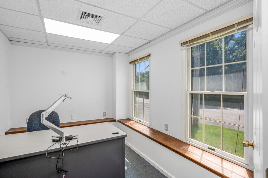 More Photos Of 3519 E Main St, Morgantown Office Residential For Lease