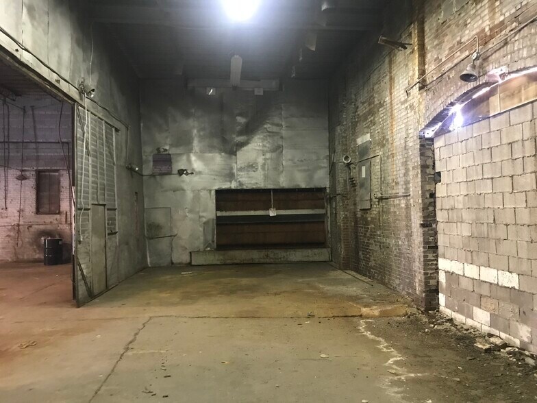 More Photos Of 147 Nebraska, Memphis Warehouse For Sale