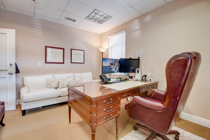 More Photos Of 604 Whitehead St, Key West Medical For Sale