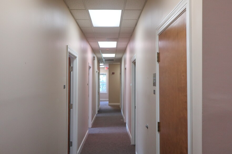 More Photos Of 2650 Apalachee Pky, Tallahassee Office For Lease