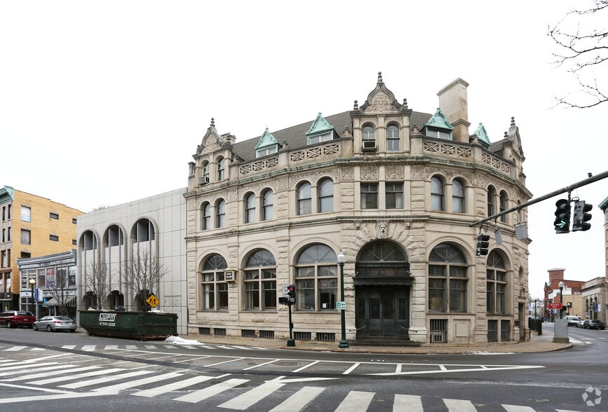 Primary Photo Of 4 Broadway, Norwich Office For Sale