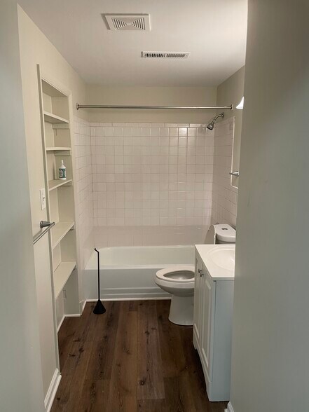 More Photos Of 3815 34th St, Mount Rainier Storefront Retail Office For Lease