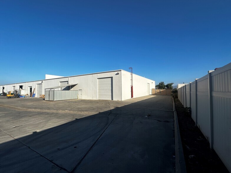 More Photos Of 10149 Prospect Ave, Santee Warehouse For Lease