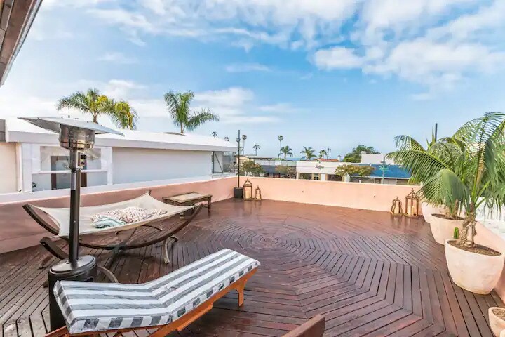 More Photos Of 5639 La Jolla Blvd, La Jolla Storefront Retail Residential For Sale