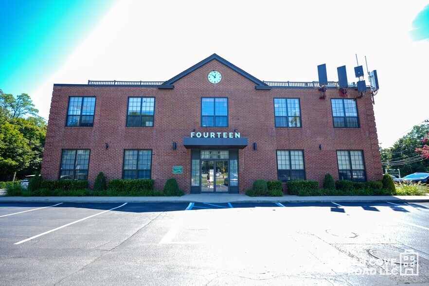 Primary Photo Of 14 Glen Cove Rd, Roslyn Heights Office For Lease