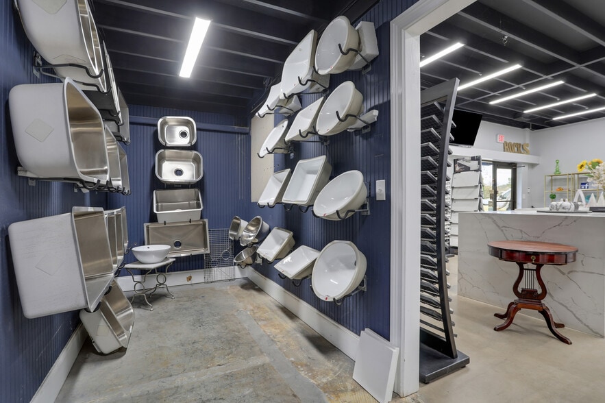 More Photos Of 1385 English St NW, Atlanta Warehouse For Sale