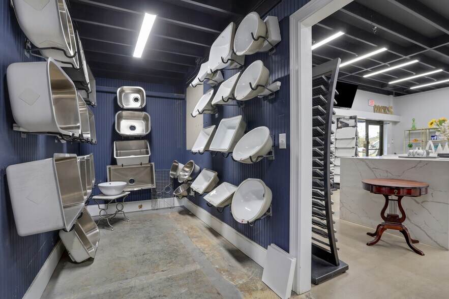 More Photos Of 1385 English St NW, Atlanta Warehouse For Sale