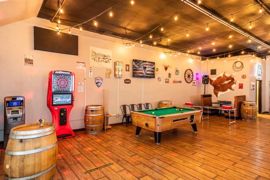 More Photos Of 152 Johnson Ave, Orofino Bar For Sale