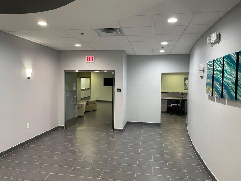 More Photos Of 401 Commerce Dr, Fort Washington Medical For Lease