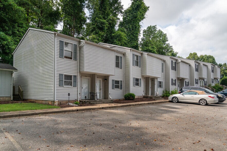 More Photos Of 210 Smith St, South Hill Apartments For Sale