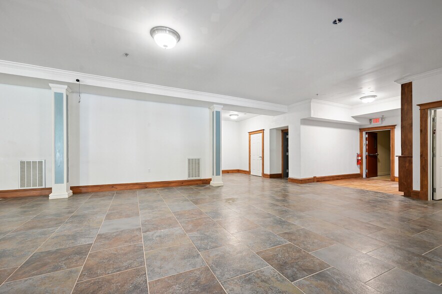 More Photos Of 56 Main St, Stamford Hotel For Sale