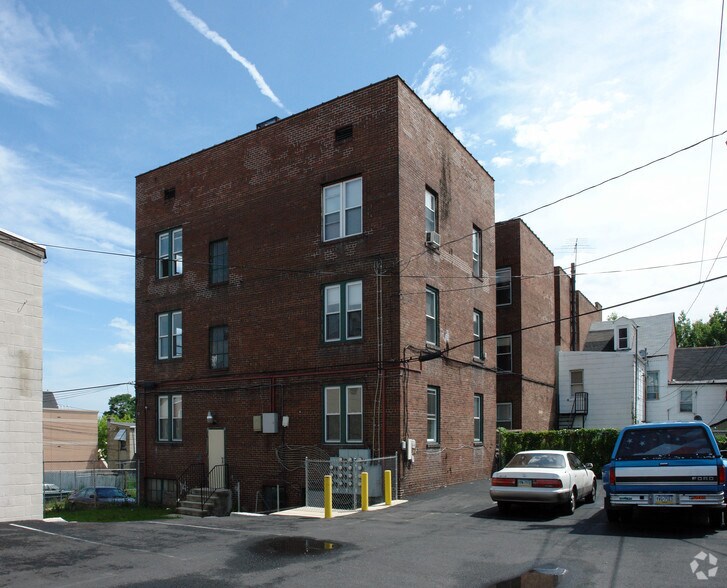 More Photos Of 322-324 N 7th St, Allentown Storefront Retail Residential For Lease