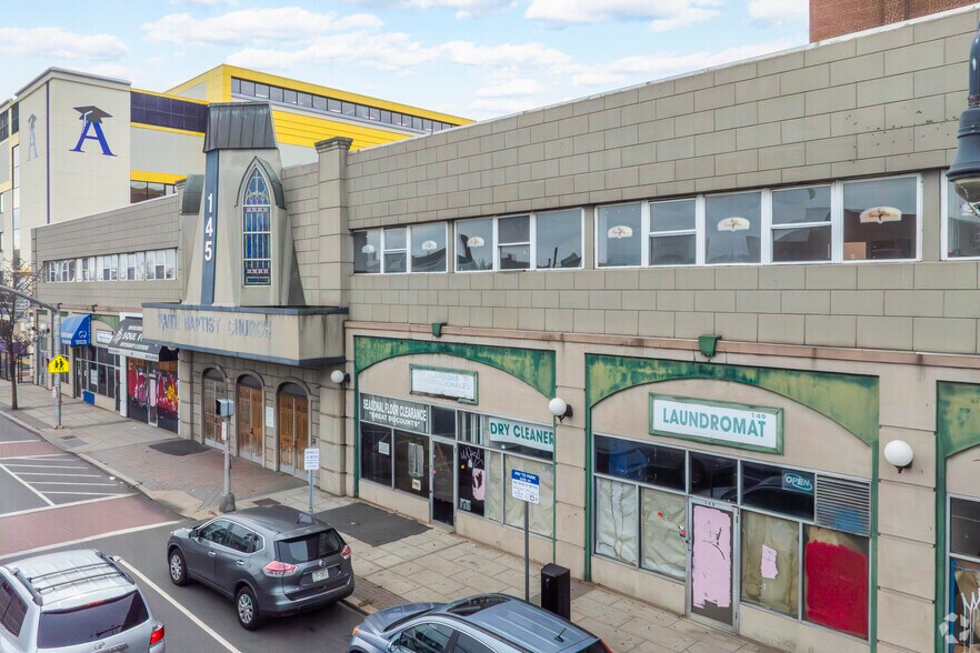 More Photos Of 145 N Franklin St, Hempstead Office For Sale