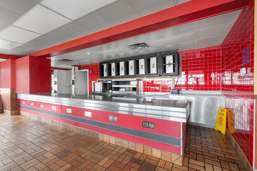 More Photos Of 1105 S Main St, Sikeston Fast Food For Sale