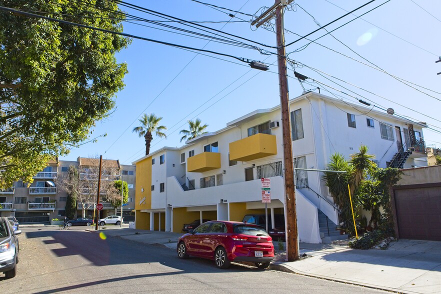 More Photos Of 561 N Sweetzer Ave, Los Angeles Apartments For Sale